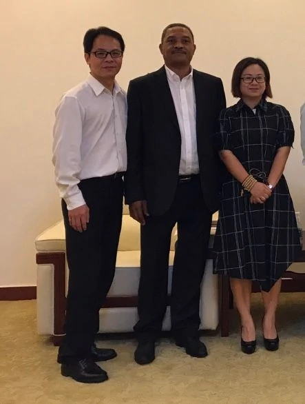 Chung Hsien (Alan) Wang [left]Edison Ross [middle]Xiaorong (Carrie) Lin ...